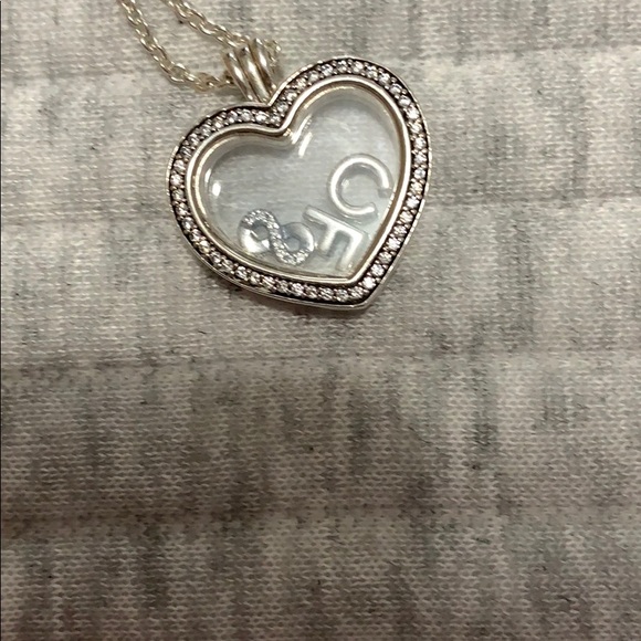 Pandora heart shape locket - Picture 3 of 4